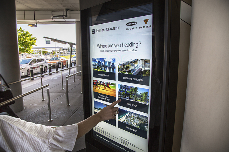 3 ways airports fly high with digital signage